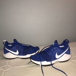 Men’s basketball shoes (Paul George’s)